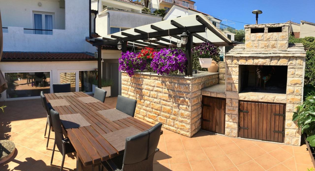 Apartments Peric Jelsa  Exterior photo