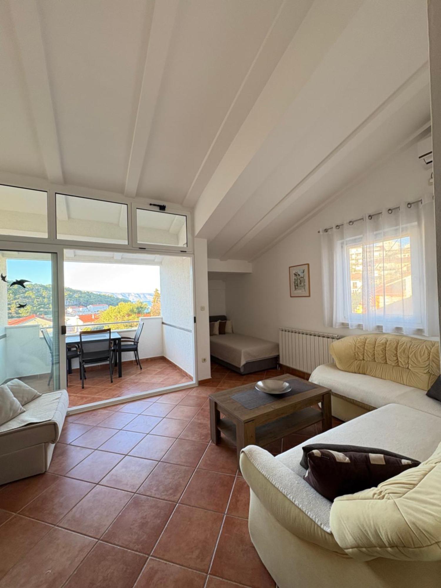 Apartments Peric Jelsa  Exterior photo