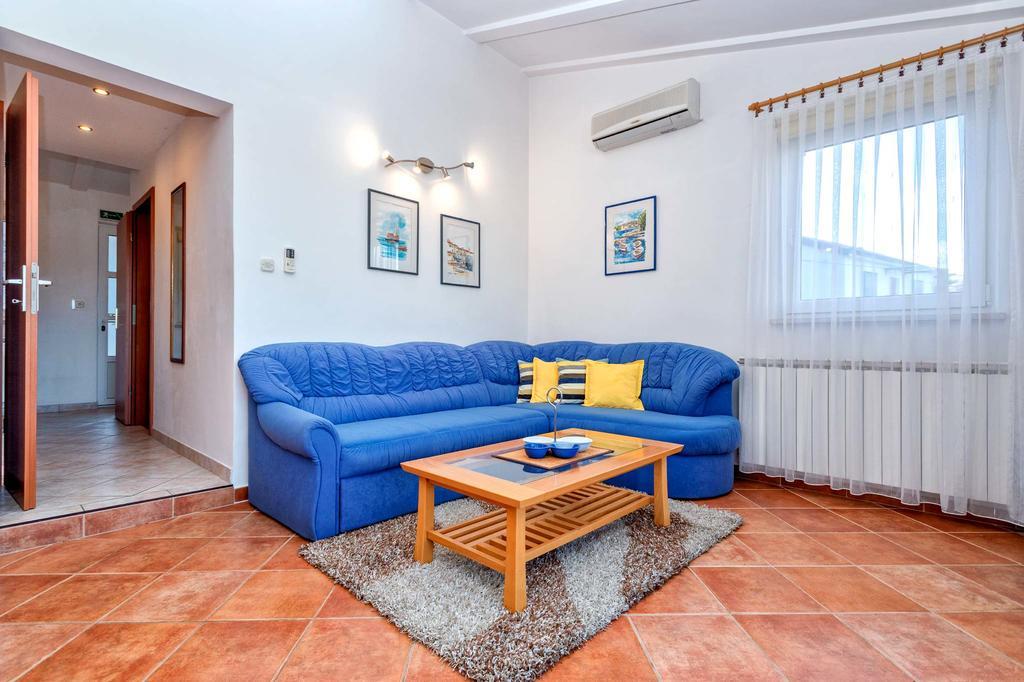 Apartments Peric Jelsa  Exterior photo